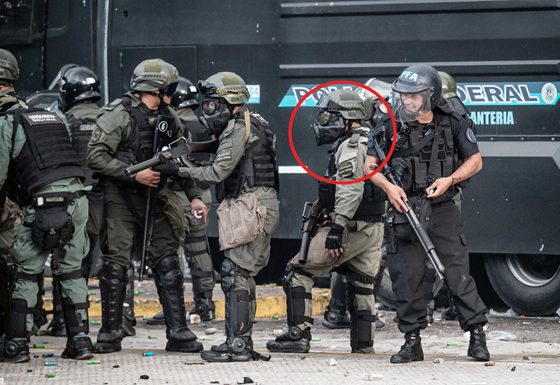 Represión: fotógrafa de Página12 captó al grupo y al gendarme que disparó sobre Pablo Grillo